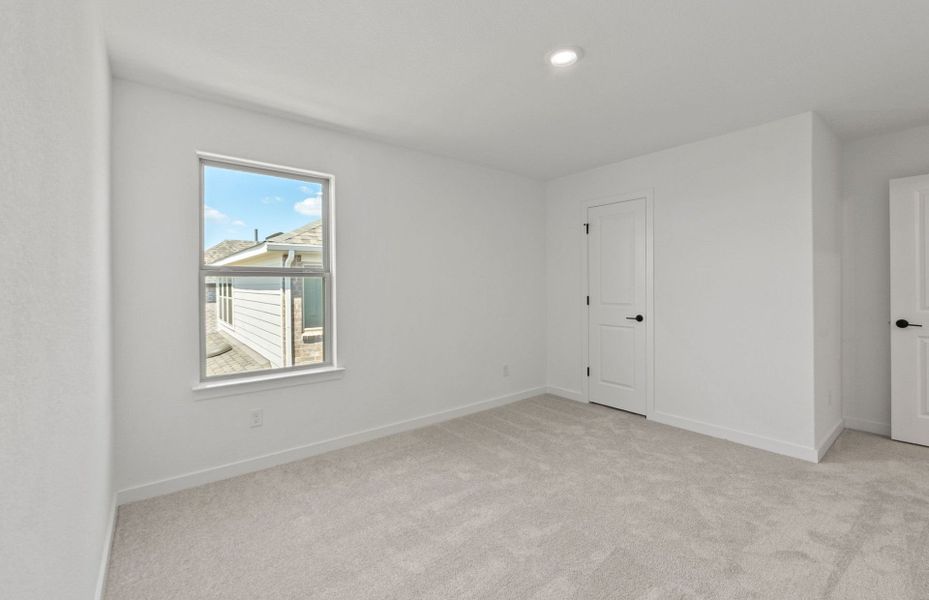 Spacious, unfurnished interior of a new home in Wolf Ranch, Georgetown (Image 26).