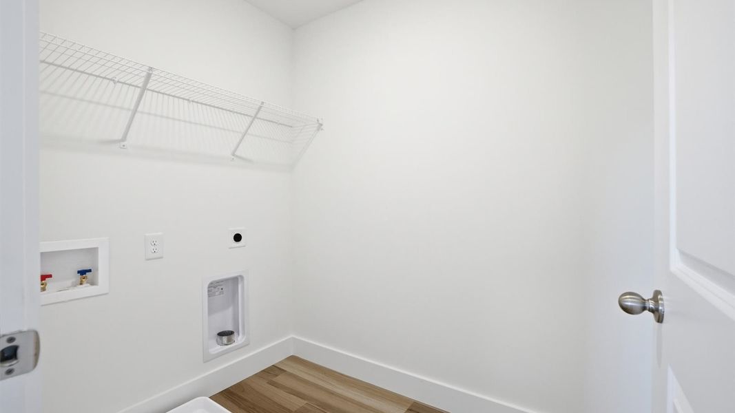 Spacious, unfurnished interior of a new home in Millstone Village, Morristown (Image 38).