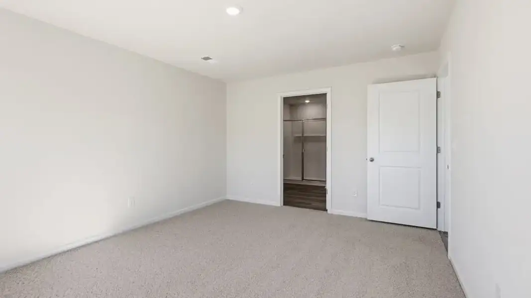 Spacious, unfurnished interior of a new home in Waverly Station, Greenwood (Image 30).