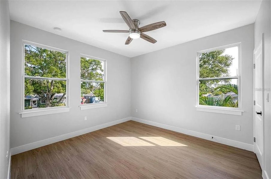 Spacious, unfurnished interior of a new home in , St. Petersburg (Image 34).