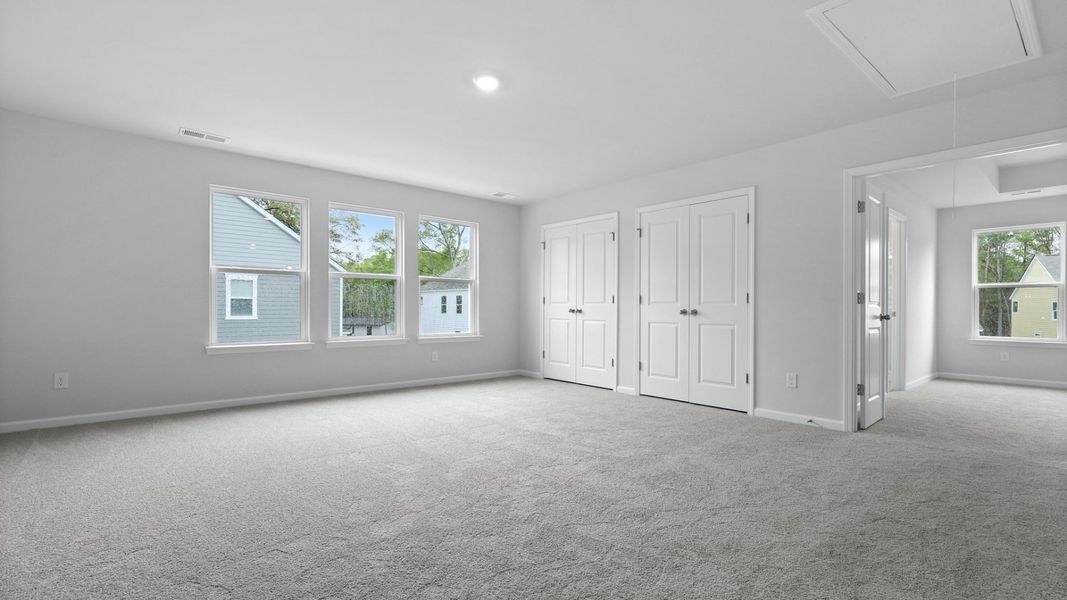 Representative unfurnished interior of a home built from the HARBOR OAK by D.R. Horton in Founders Corner, Summerville (Image 26).