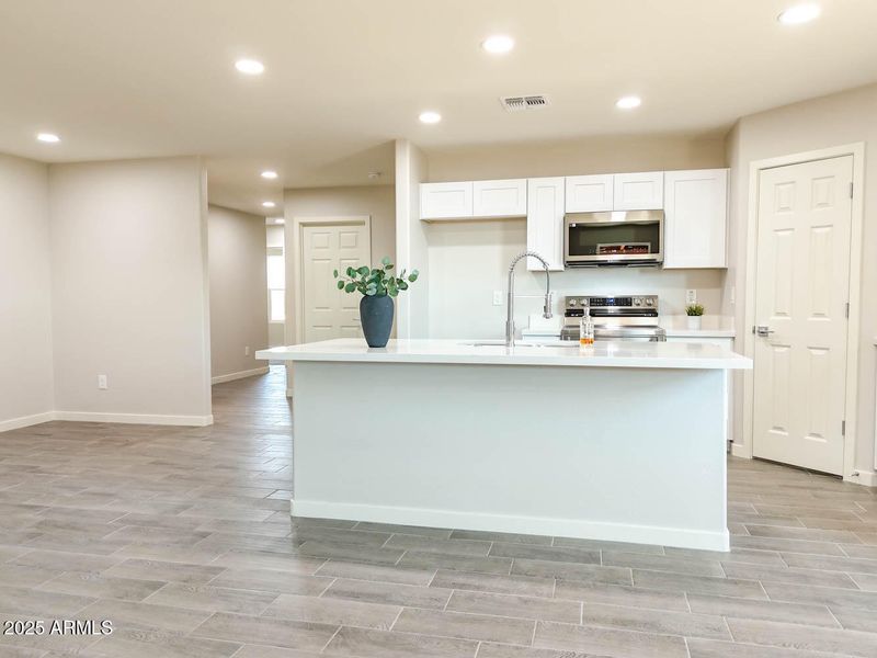 15438 Overfield-12 15438 Overfield-12