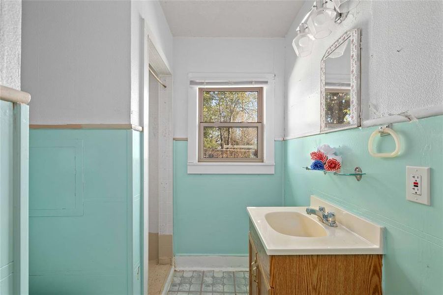 Furnished interior view inside a new home in , Brownwood (Image 4).