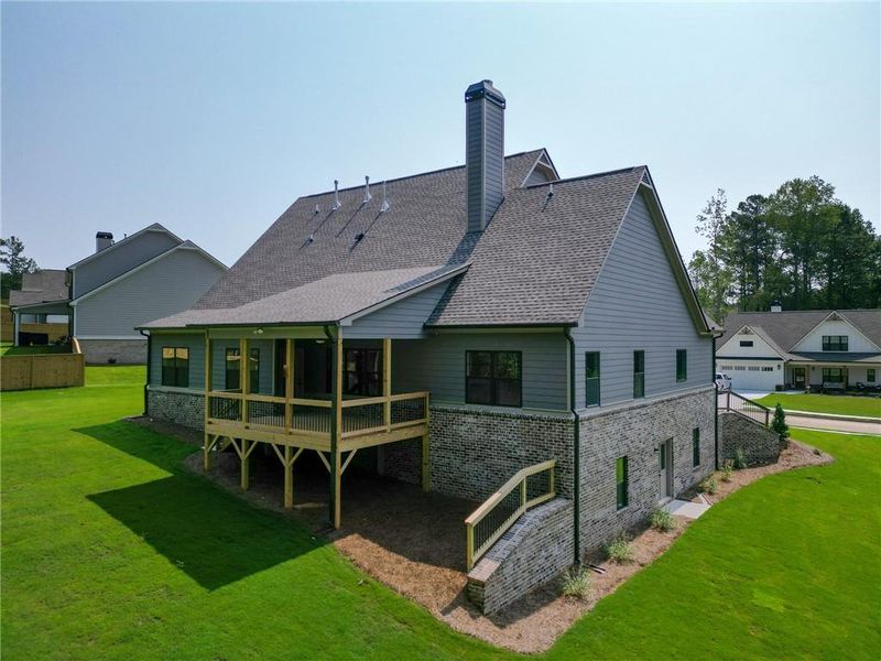 Exterior details and patio area of a home in Spring Creek, Monroe (Image 4). Exterior details and patio area of a home in Spring Creek, Monroe (Image 4).