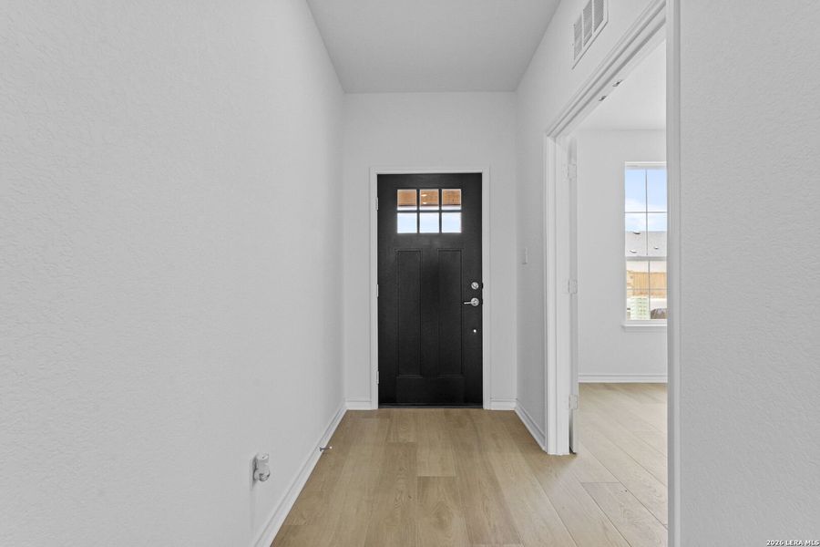 Spacious, unfurnished interior of a new home in Nopal Valley, San Antonio (Image 38). Spacious, unfurnished interior of a new home in Nopal Valley, San Antonio (Image 38).