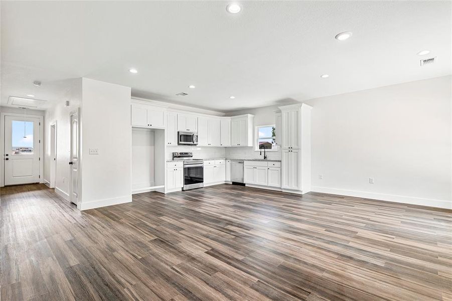 Spacious, unfurnished interior of a new home in , Whitesboro (Image 22). Spacious, unfurnished interior of a new home in , Whitesboro (Image 22).