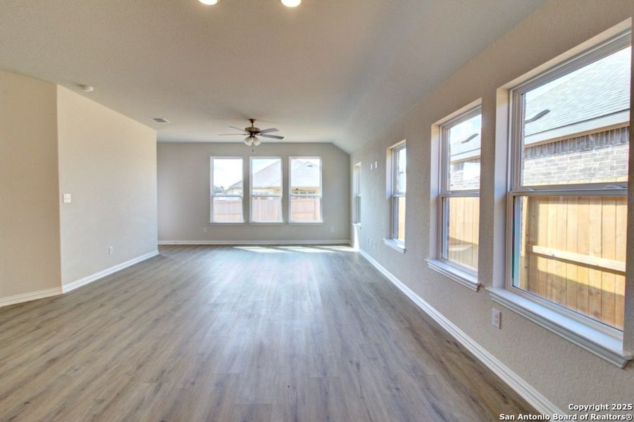 Spacious, unfurnished interior of a new home in Meyer Ranch – Premier, New Braunfels (Image 16). Spacious, unfurnished interior of a new home in Meyer Ranch – Premier, New Braunfels (Image 16).