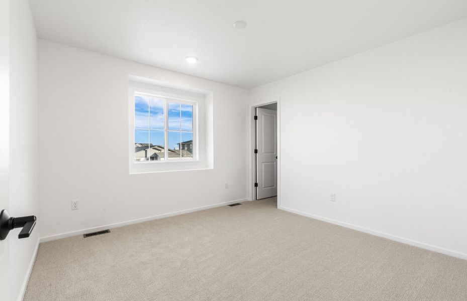Spacious, unfurnished interior of a new home in Harvest Crossing, Aurora (Image 17). Spacious, unfurnished interior of a new home in Harvest Crossing, Aurora (Image 17).