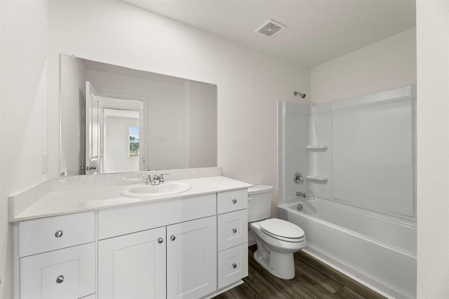 21. 813 Lexington - 2ND Bath 21. 813 Lexington - 2ND Bath