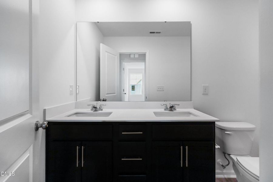 SUN_Everlee_Pic_CarsonII_QMI_237_Bath2_1