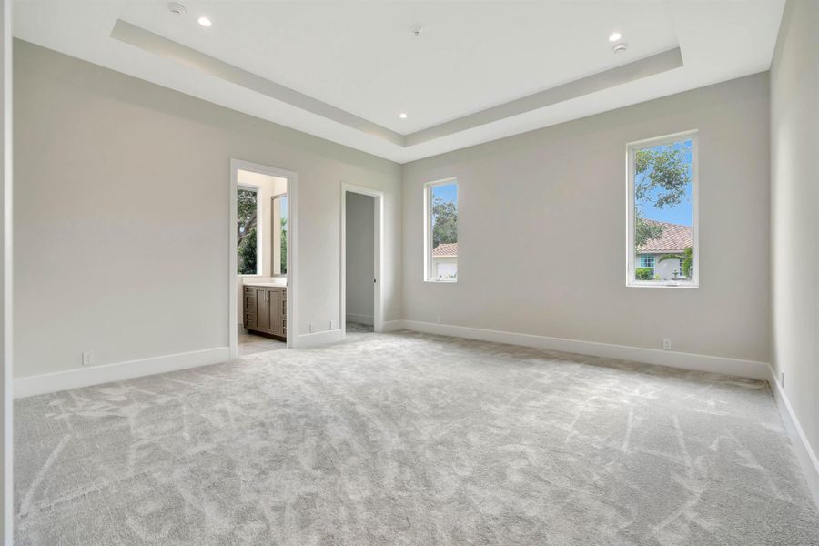 Spacious, unfurnished interior of a new home in , Palm Beach Gardens (Image 62).