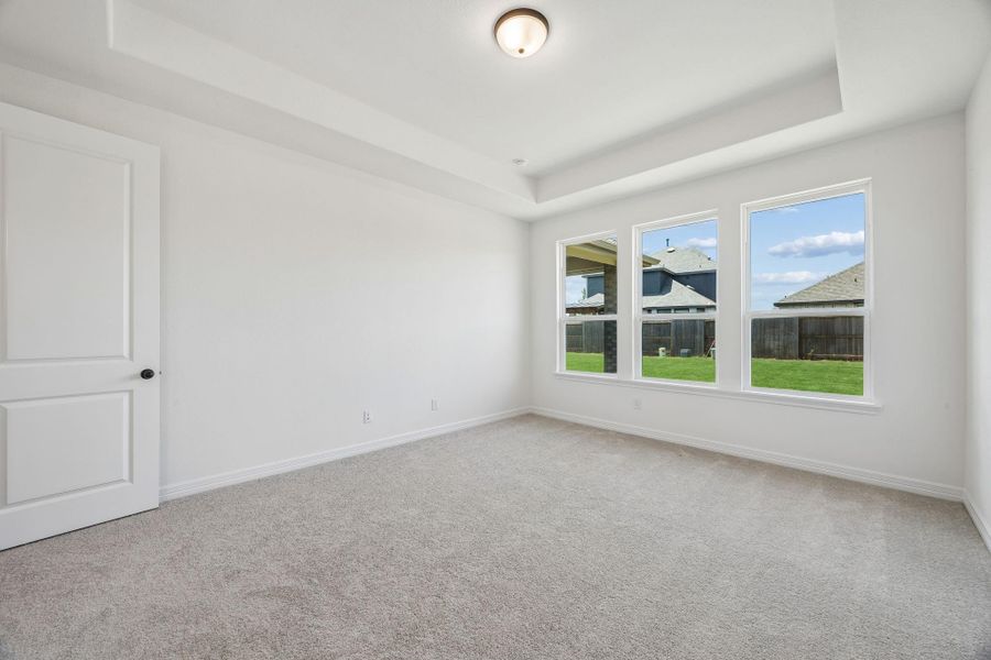 Spacious, unfurnished interior of a new home in Brookewater, Rosenberg (Image 14).
