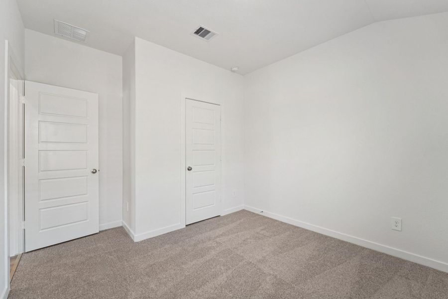 Spacious, unfurnished interior of a new home in Southwinds, Baytown (Image 26). Spacious, unfurnished interior of a new home in Southwinds, Baytown (Image 26).