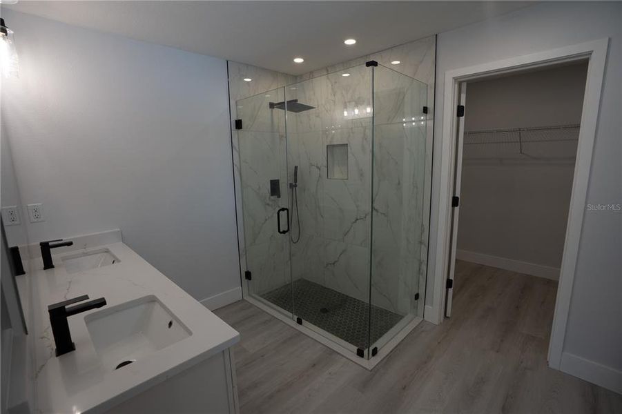 Furnished interior view inside a new home in , Dunnellon (Image 5).