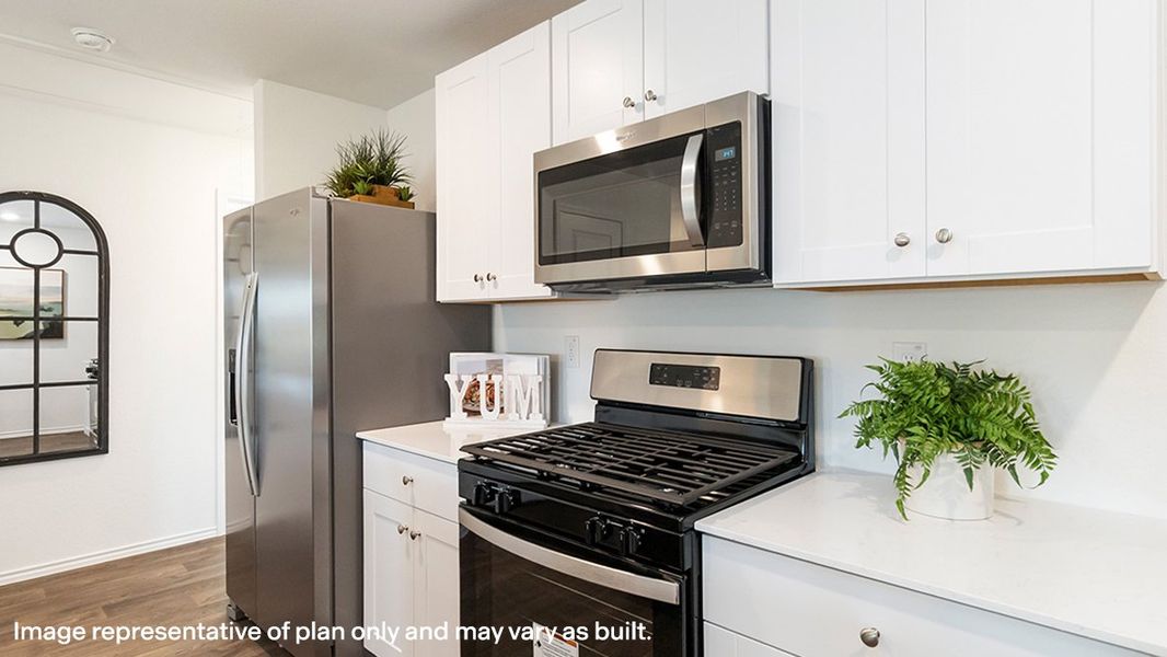 Representative furnished interior of a home built from the The Estero by D.R. Horton in Langdon, San Antonio (Image 11).