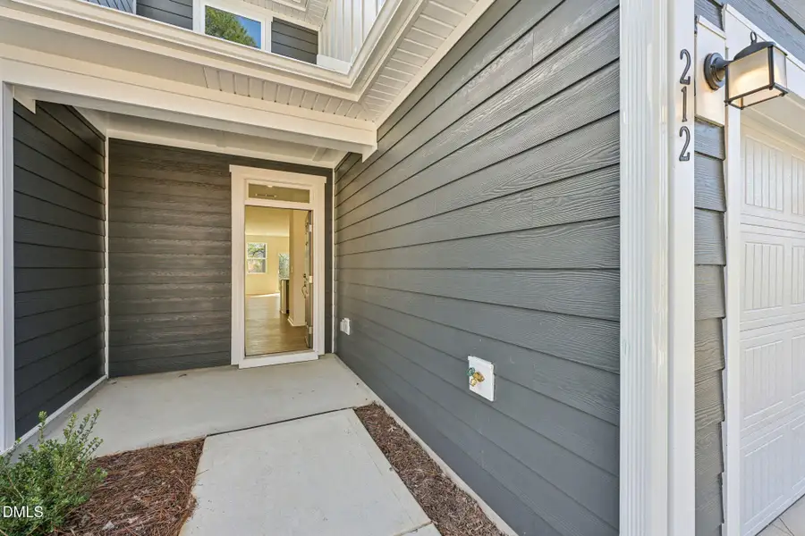 5-web-or-mls-212 Parker Lane-S0503-005