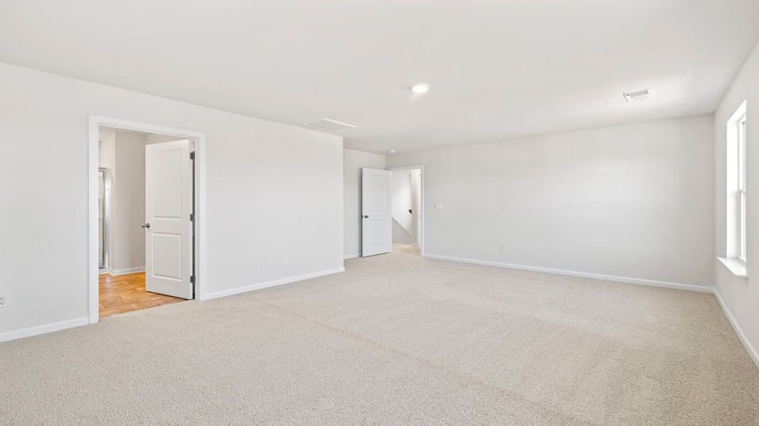 Representative unfurnished interior of a home built from the Belhaven by D.R. Horton in Palmetto Valley, Anderson (Image 31).