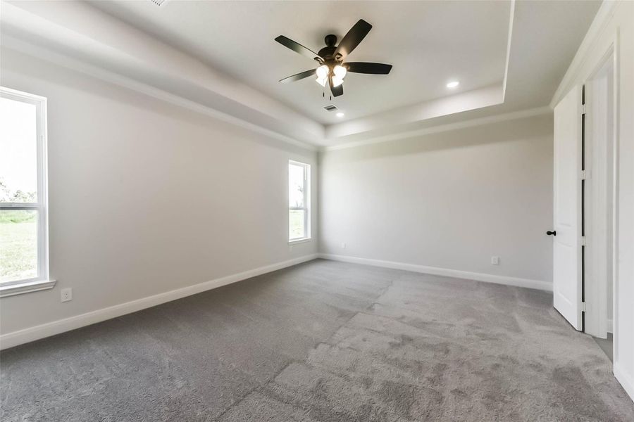 Spacious, unfurnished interior of a new home in , Baytown (Image 31).