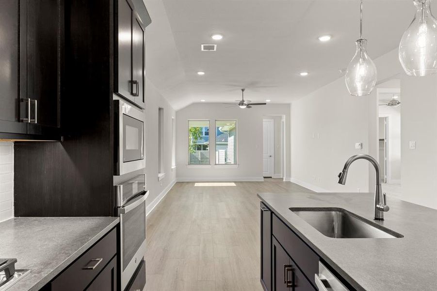 10. 3117 Eddington - Kitchen (3) 10. 3117 Eddington - Kitchen (3)