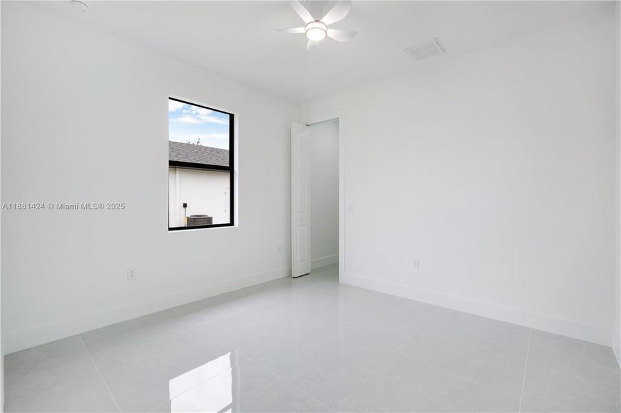 Spacious, unfurnished interior of a new home in , Port Charlotte (Image 31).