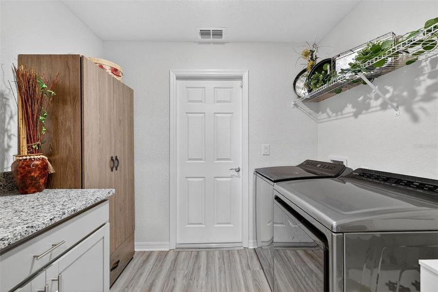 Furnished interior view inside a new home in Ridgewood, Riverview (Image 31).
