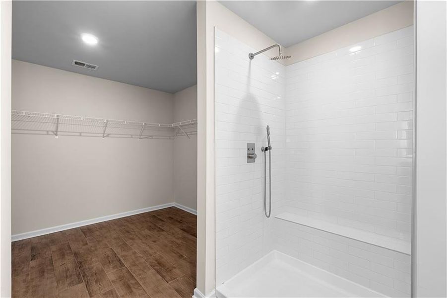 Spacious, unfurnished interior of a new home in , Covington (Image 43).