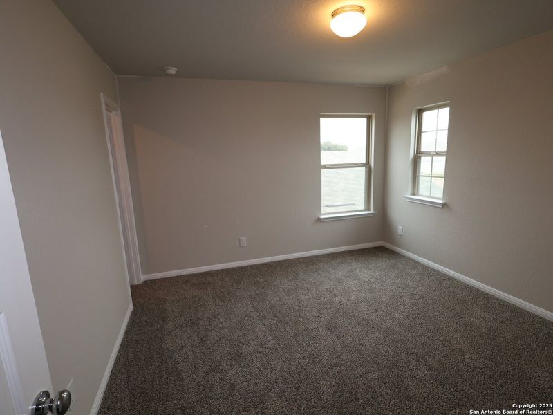 Spacious, unfurnished interior of a new home in Cinco Lakes, San Antonio (Image 18). Spacious, unfurnished interior of a new home in Cinco Lakes, San Antonio (Image 18).