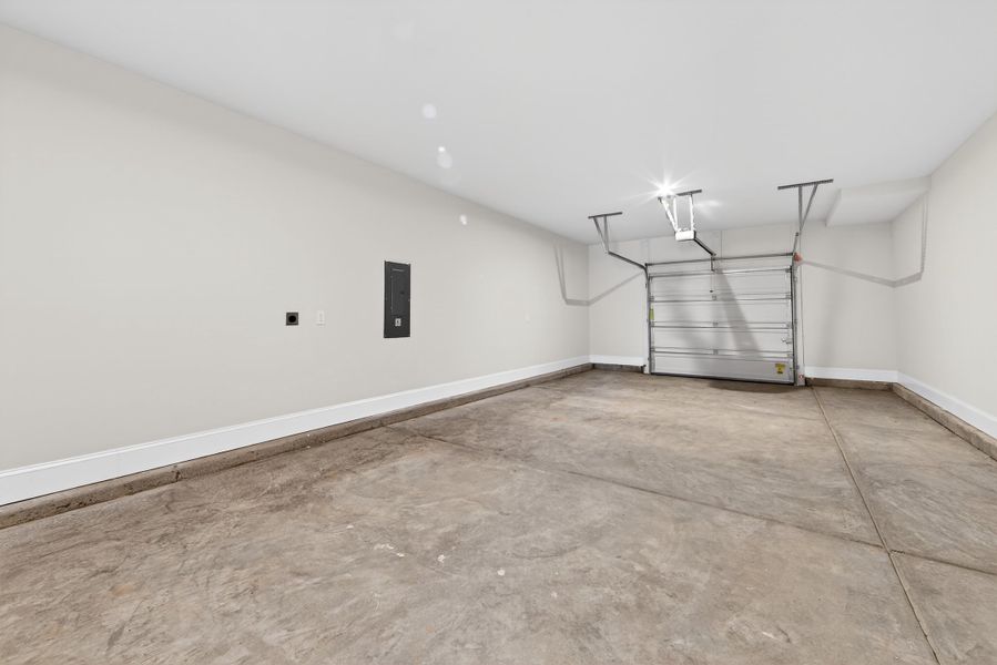 Spacious, unfurnished interior of a new home in Old Town Village, Waxhaw (Image 46). Spacious, unfurnished interior of a new home in Old Town Village, Waxhaw (Image 46).