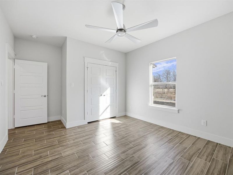 Spacious, unfurnished interior of a new home in , Weatherford (Image 16).