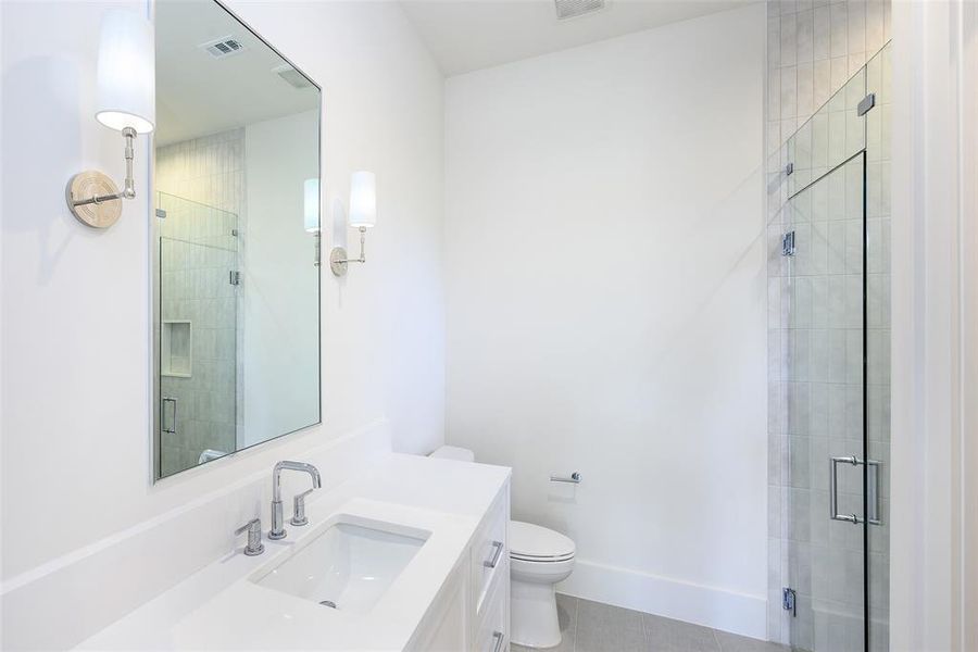 Furnished interior view inside a new home in , Dallas (Image 34). Furnished interior view inside a new home in , Dallas (Image 34).