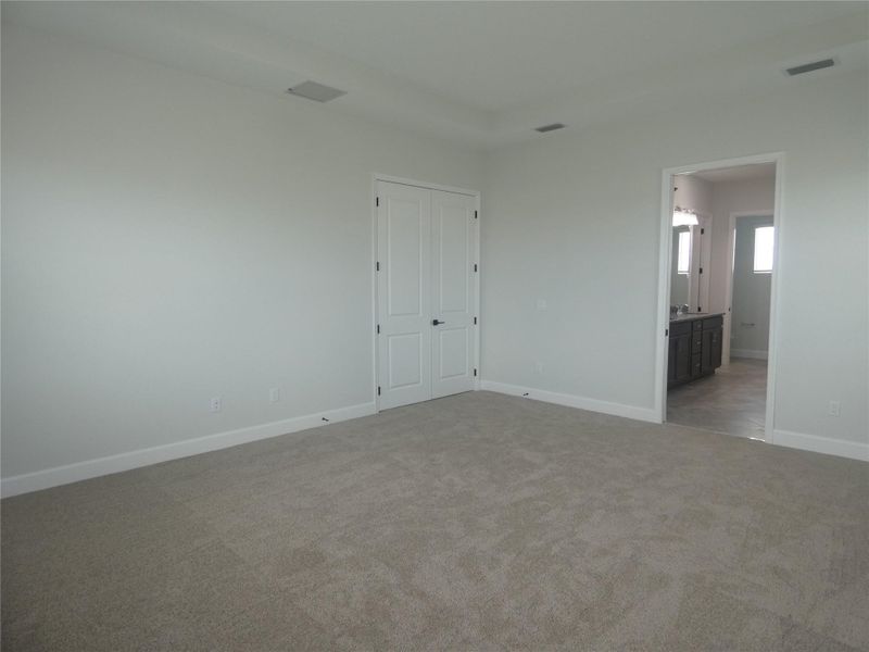 Spacious, unfurnished interior of a new home in , Westlake (Image 31).