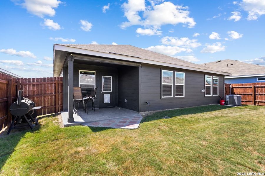 Exterior details and patio area of a home in Swenson Heights, Seguin (Image 3).