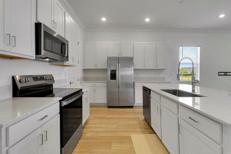 Kitchen (refrigerator distance)