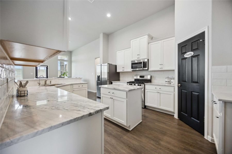 Furnished interior view inside a new home in Sierra Vista West, Rosharon (Image 7).