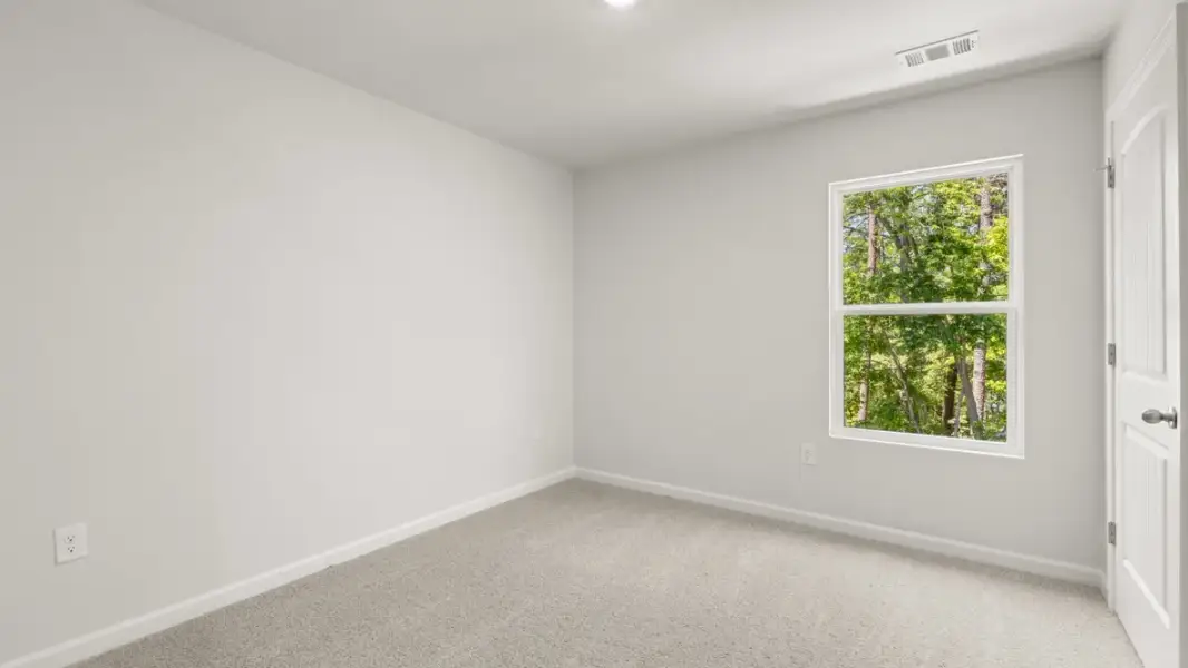Spacious, unfurnished interior of a new home in Hughes Court, Dawsonville (Image 25).