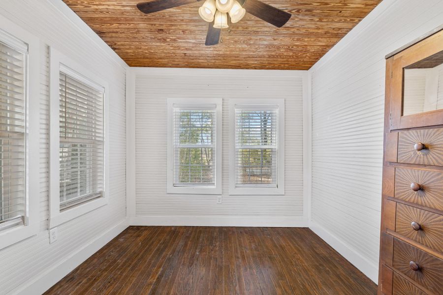 Spacious, unfurnished interior of a new home in , Cottageville (Image 19).