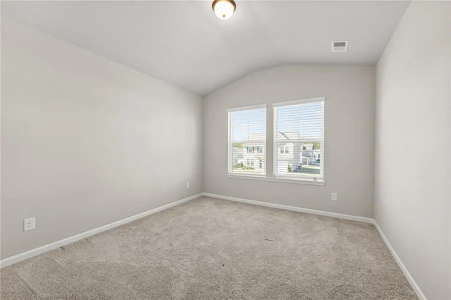 Spacious, unfurnished interior of a new home in Berkeley Lakes, Locust Grove (Image 26).