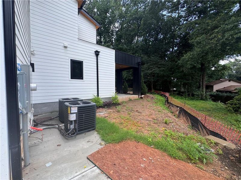 Exterior details and patio area of a home in , Alpharetta (Image 38).