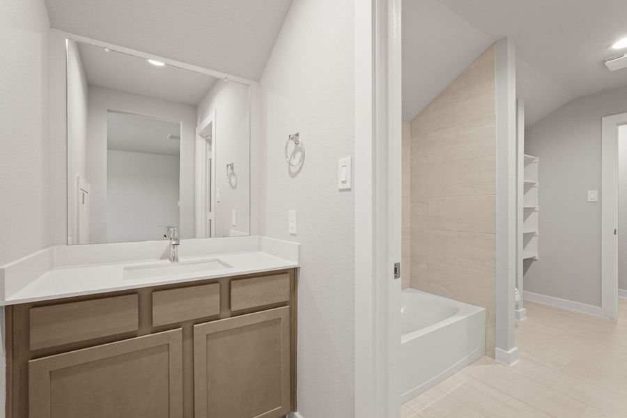 Furnished interior view inside a new home in Briarwood Crossing, Rosenberg (Image 3). Furnished interior view inside a new home in Briarwood Crossing, Rosenberg (Image 3).