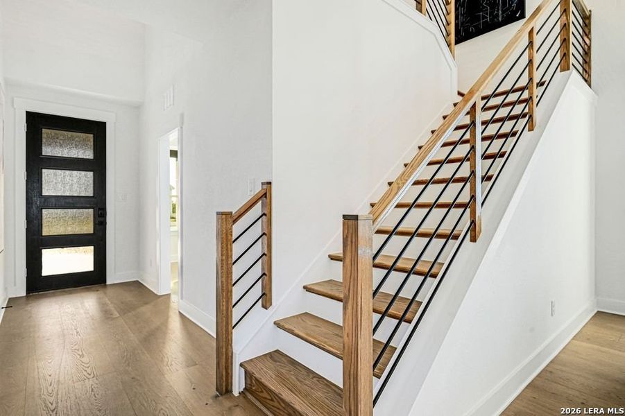 Spacious, unfurnished interior of a new home in Bison Ridge, San Antonio (Image 19).