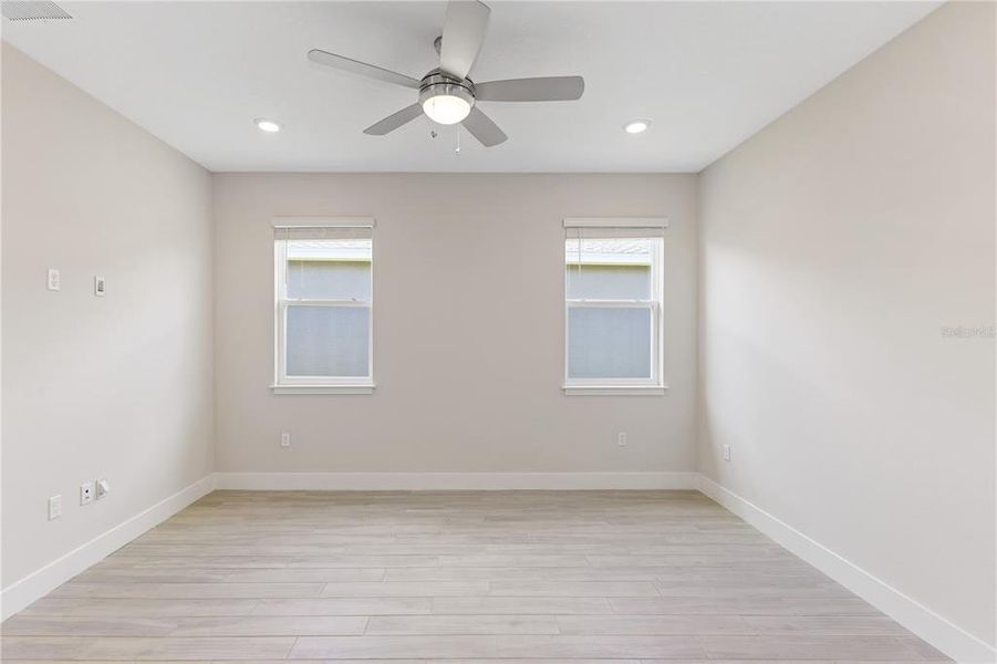 Spacious, unfurnished interior of a new home in , Ocala (Image 31).
