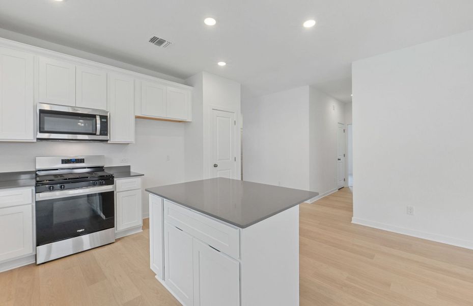 Furnished interior view inside a new home in Alto, San Marcos (Image 10).