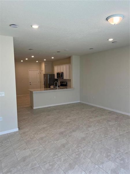 Spacious, unfurnished interior of a new home in , Davenport (Image 10).