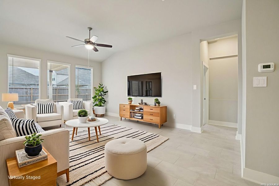 Furnished interior view inside a new home in Estancia Ranch - Classic Series, San Antonio (Image 10).
