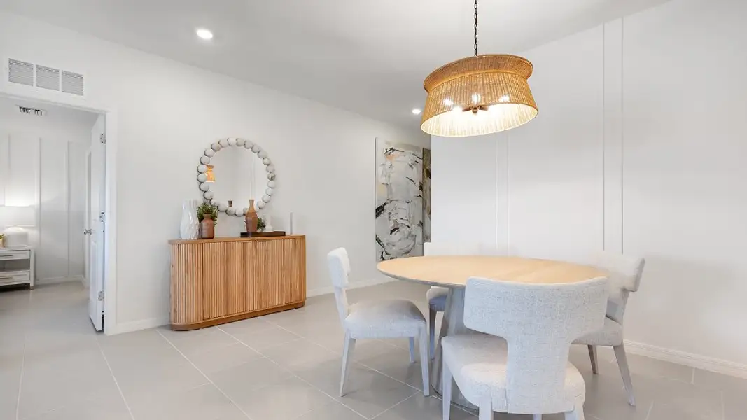 Florida CORE N002 Bloom Dining 2of3 F1 Base7