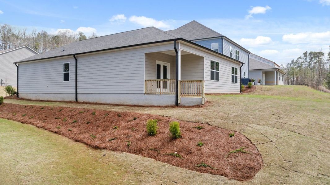 Exterior details and patio area of a home in South Wind, Union City (Image 3).