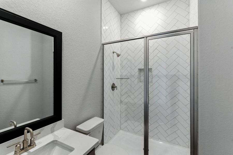 Furnished interior view inside a new home in Weltner Farms 60’s, New Braunfels (Image 17).