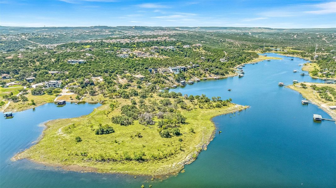 This extraordinary 7.586-acre estate offers over 1,000 feet of panoramic shoreline.