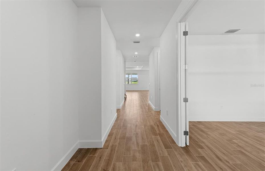 Spacious, unfurnished interior of a new home in SeaFlower, Bradenton (Image 15).