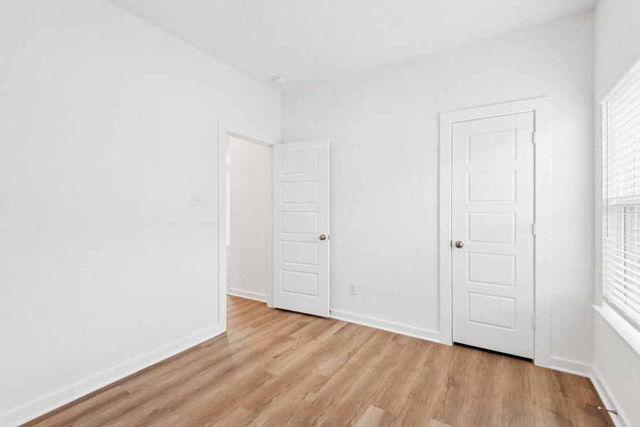 Image 34 of a home in Miller's Pond.